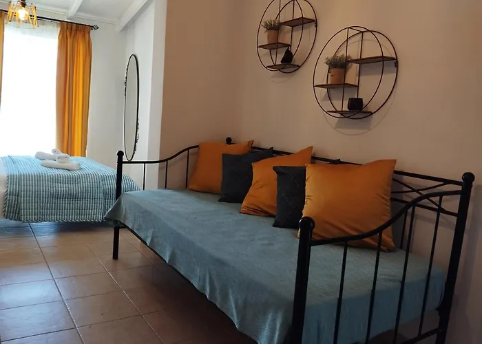 To Limanaki * Finikounda