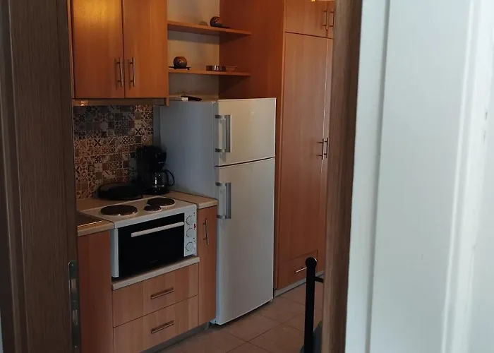 To Limanaki Finikounda