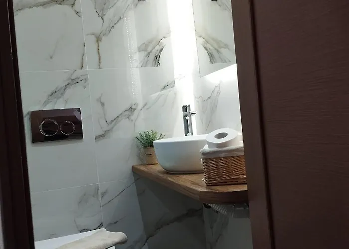 To Limanaki Finikounda